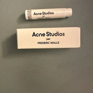 Frederic Malle x Acne Studios sample